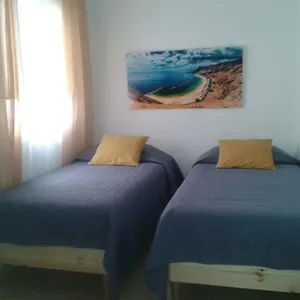 https://confortable-piso-en-el-centro-de-tenerife.adeje-hotels.com